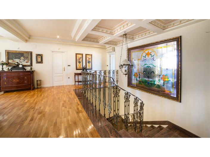 Image No.12-6 Bed Villa for sale