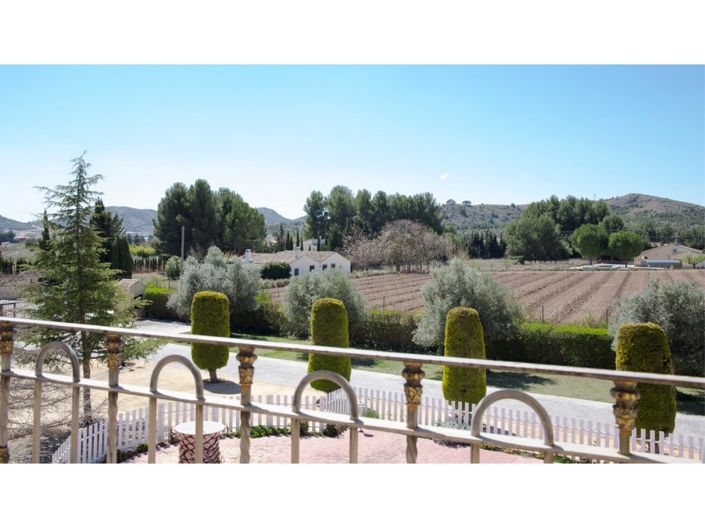 Image No.18-6 Bed Villa for sale