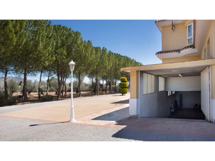 Image No.21-6 Bed Villa for sale