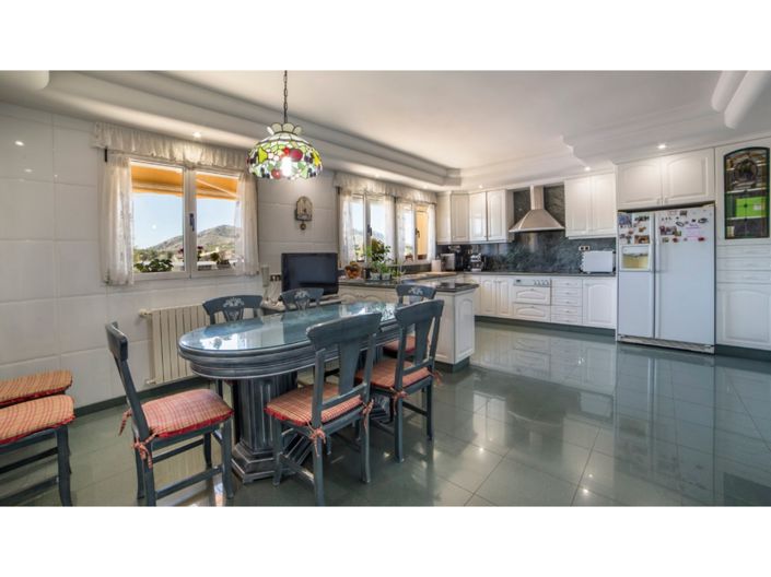 Image No.9-6 Bed Villa for sale