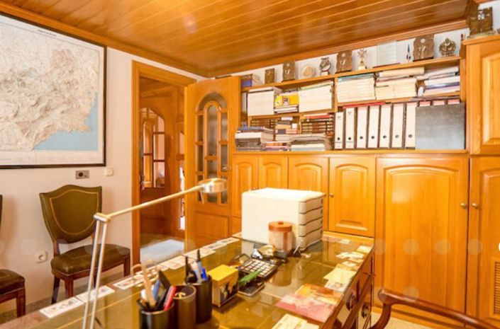 Image No.14-4 Bed Townhouse for sale