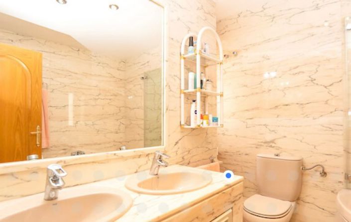 Image No.20-4 Bed Townhouse for sale