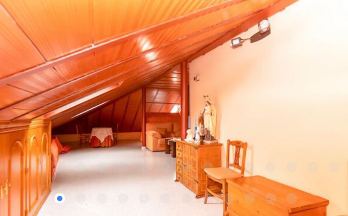 Image No.26-4 Bed Townhouse for sale