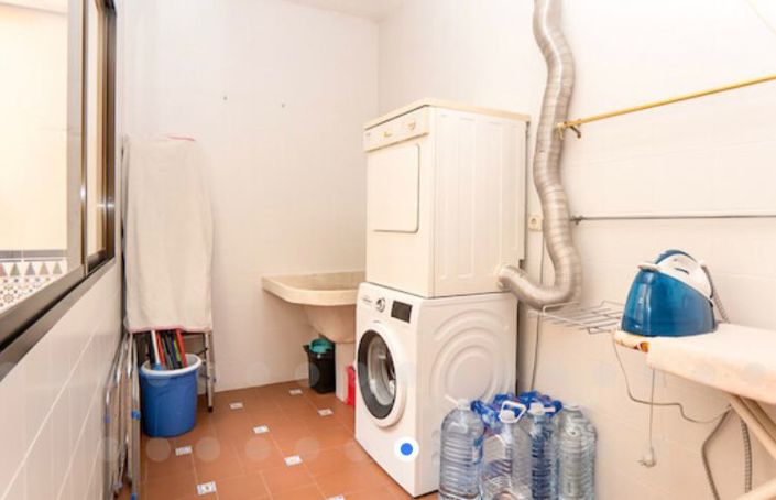 Image No.28-4 Bed Townhouse for sale