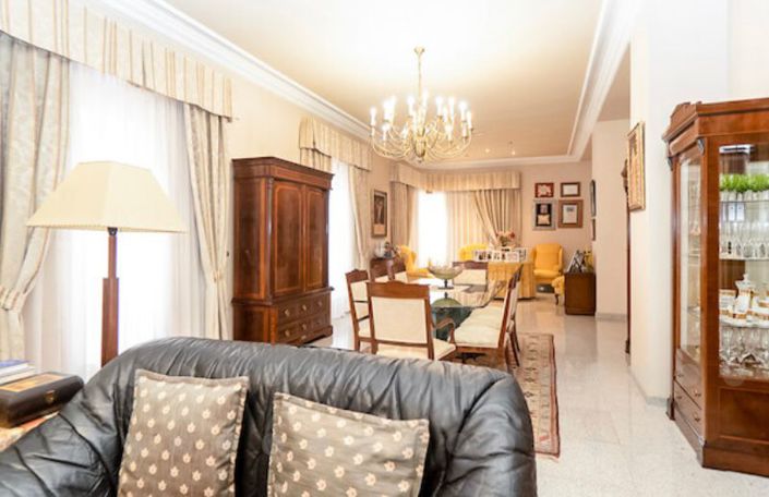 Image No.4-4 Bed Townhouse for sale