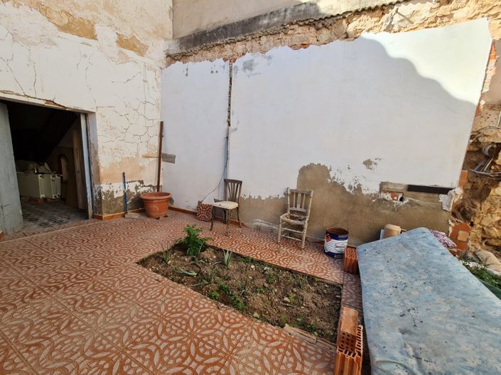 Image No.18-3 Bed Townhouse for sale