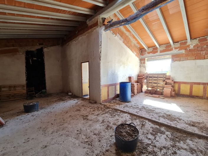 Image No.5-6 Bed Village House for sale