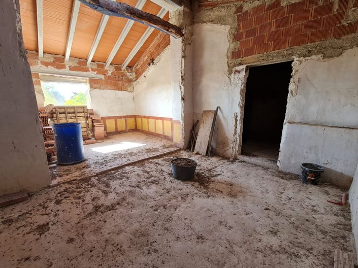 Image No.8-6 Bed Village House for sale