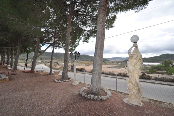 Image No.2-Maison de 4 chambres à vendre à Pinoso