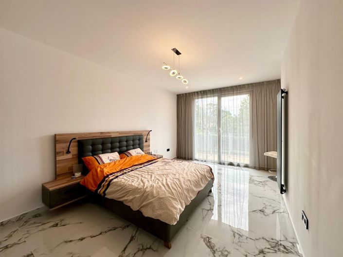 Image No.14-5 Bed Villa for sale