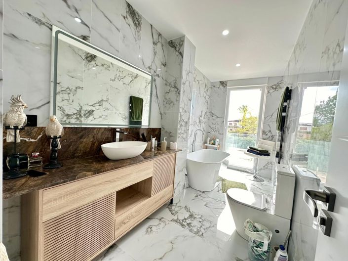 Image No.17-5 Bed Villa for sale