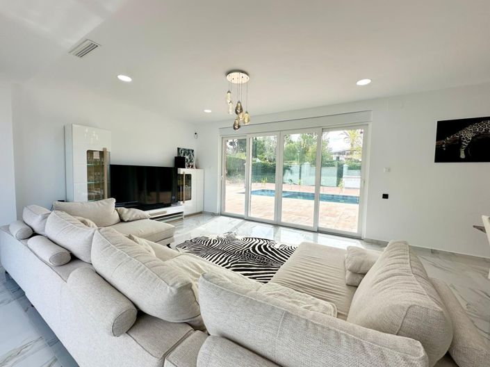 Image No.45-5 Bed Villa for sale