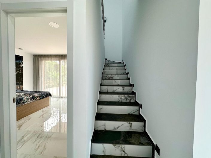 Image No.49-5 Bed Villa for sale