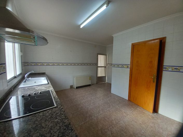 Image No.3-3 Bed Townhouse for sale