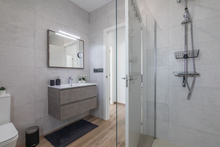 Image No.25-3 Bed Property for sale