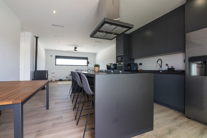 Image No.5-3 Bed Property for sale