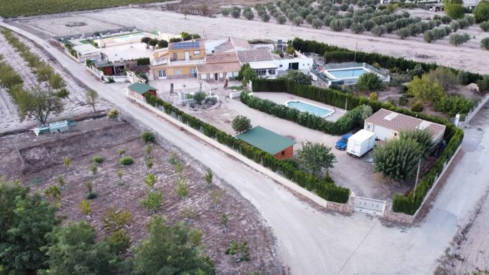 Image No.1-10 Bed Villa for sale