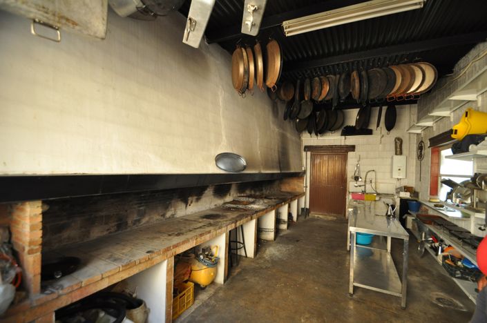 Image No.8-4 Bed Commercial for sale