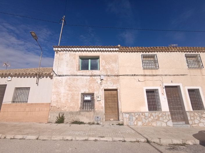 Image No.1-4 Bed Townhouse for sale