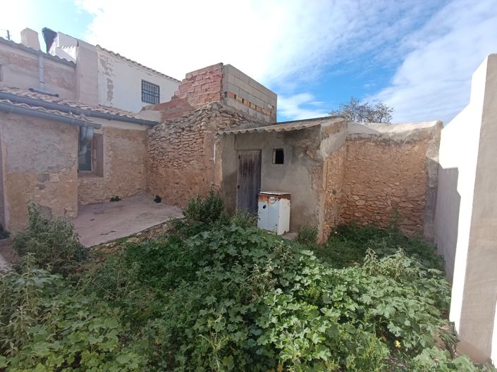 Image No.12-4 Bed Townhouse for sale