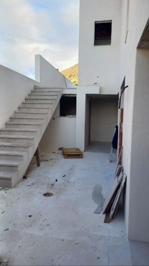 Image No.15-4 Bed Property for sale