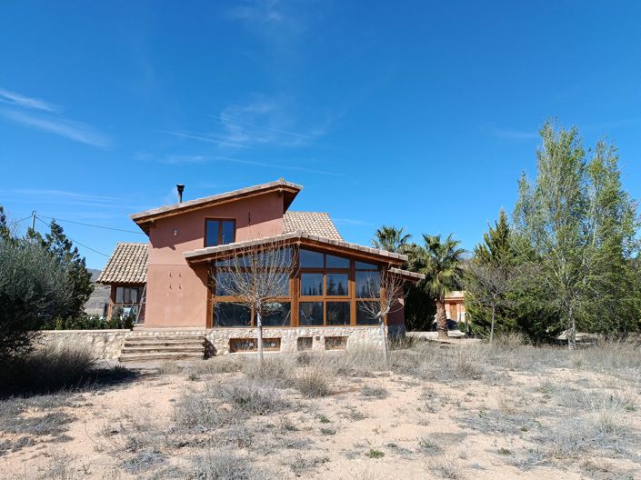 Image No.1-7 Bed Villa for sale
