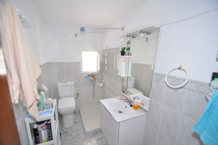 Image No.11-9 Bed Country House for sale