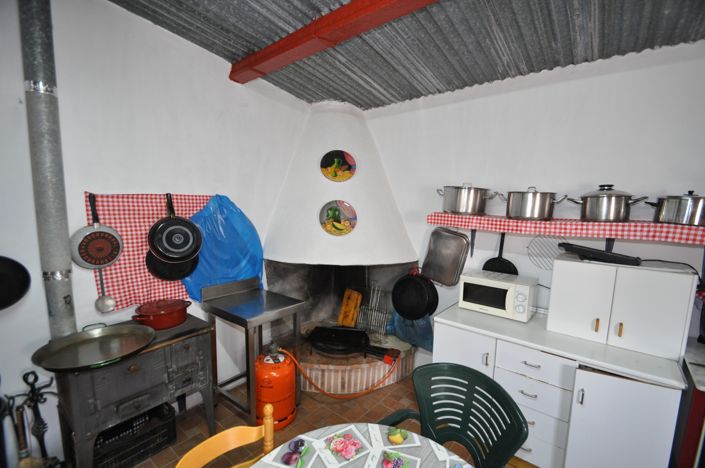 Image No.18-9 Bed Country House for sale