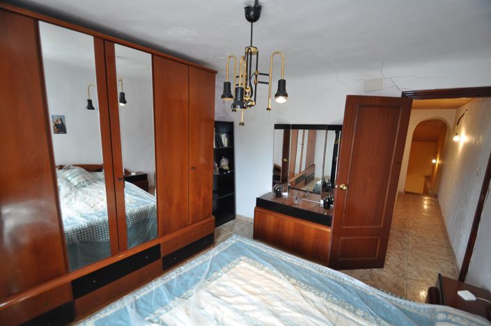 Image No.11-4 Bed Townhouse for sale