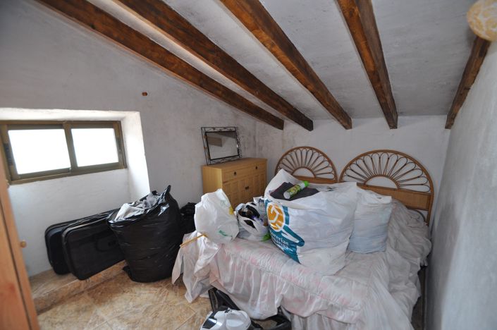 Image No.12-4 Bed Townhouse for sale