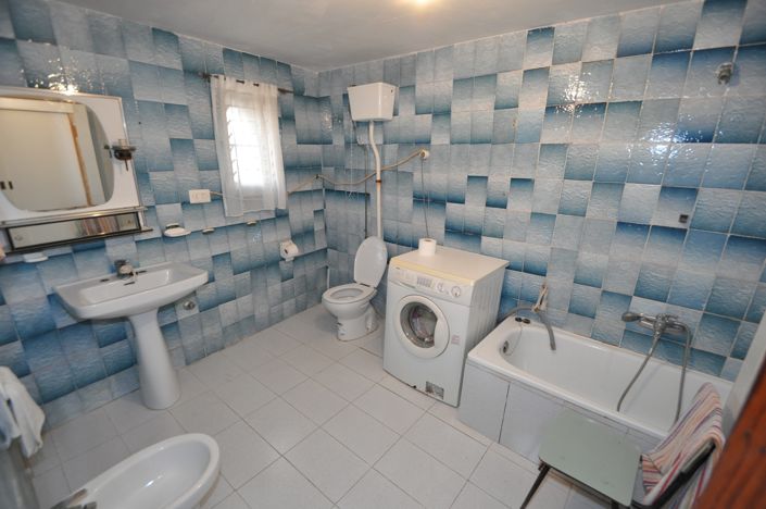 Image No.10-3 Bed Country House for sale