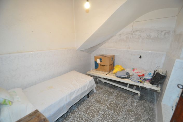 Image No.17-3 Bed Country House for sale