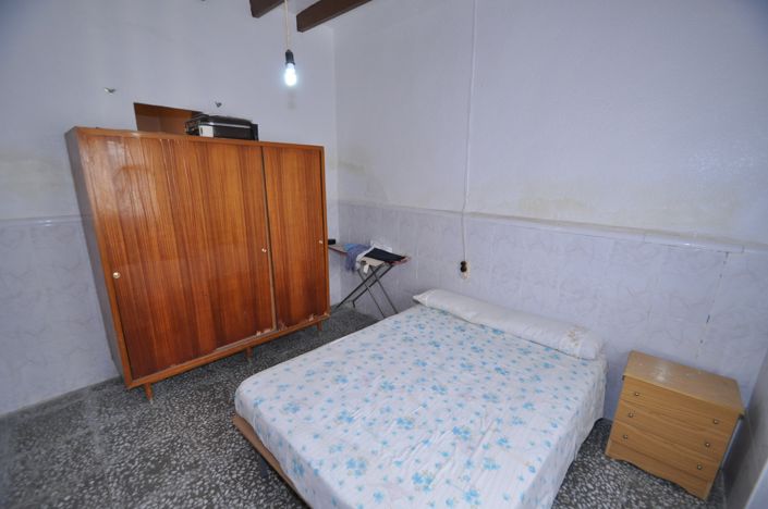 Image No.18-3 Bed Country House for sale