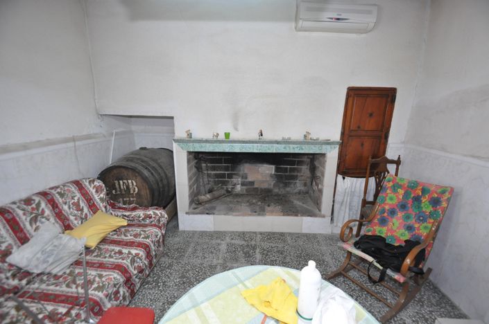 Image No.20-3 Bed Country House for sale