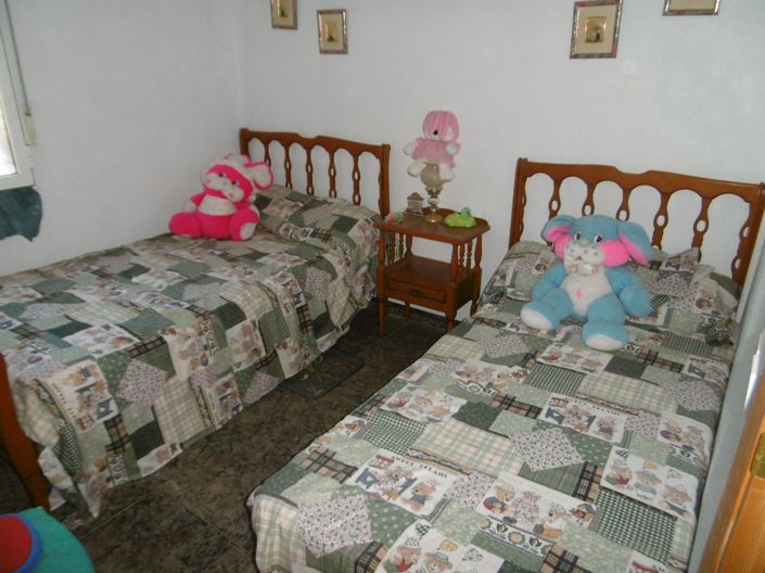 Image No.10-3 Bed House for sale