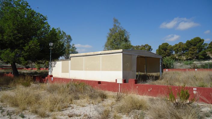 Image No.16-8 Bed Commercial for sale