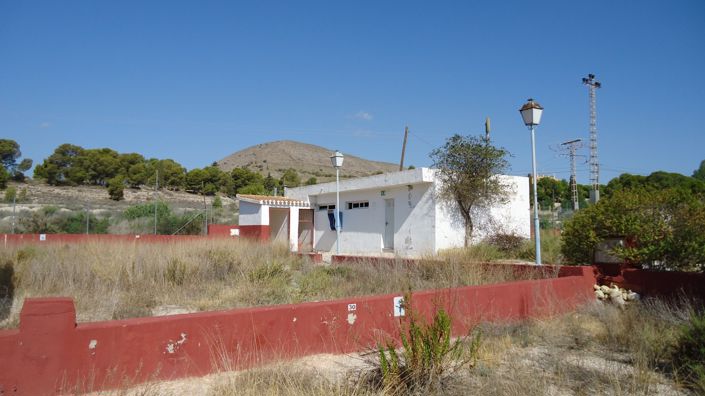 Image No.17-8 Bed Commercial for sale