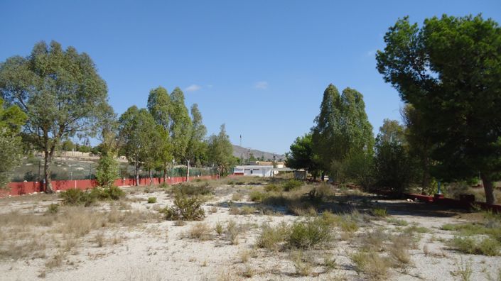 Image No.22-8 Bed Commercial for sale