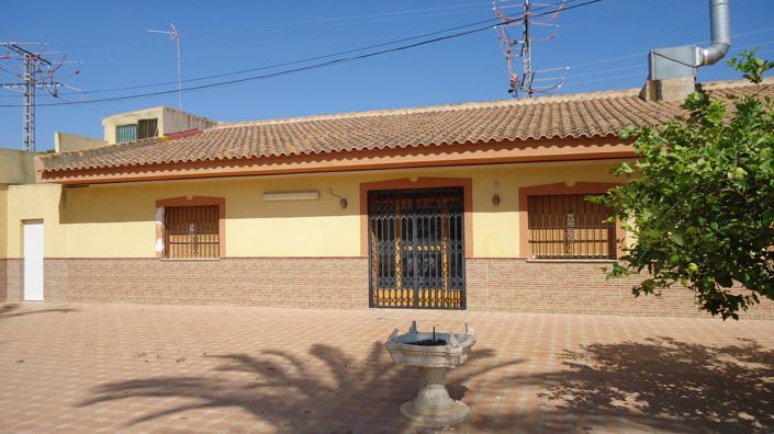 Image No.27-8 Bed Commercial for sale