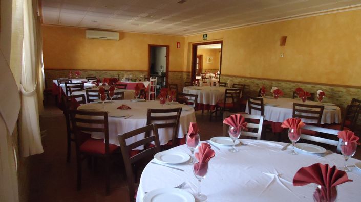 Image No.5-8 Bed Commercial for sale