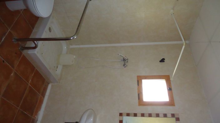 Image No.50-8 Bed Commercial for sale