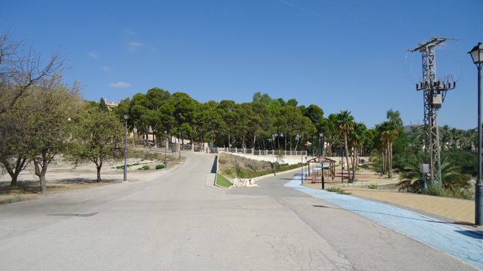 Image No.7-8 Bed Commercial for sale