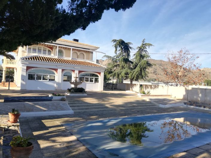 Image No.3-4 Bed Villa for sale