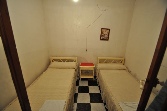 Image No.8-7 Bed Townhouse for sale