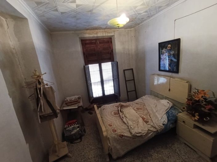Image No.11-5 Bed Townhouse for sale