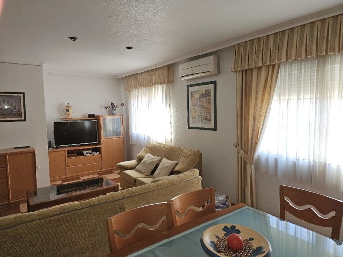 Image No.21-4 Bed Townhouse for sale