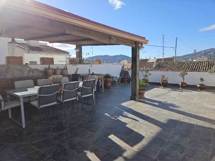 Image No.24-4 Bed Townhouse for sale