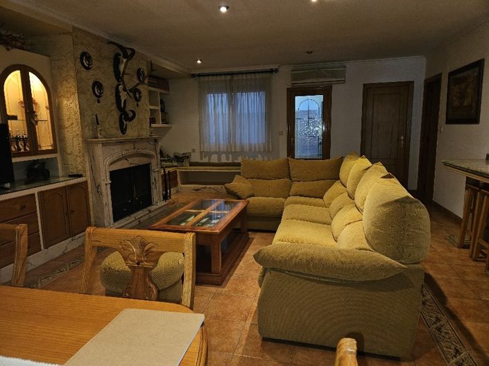 Image No.34-4 Bed Townhouse for sale