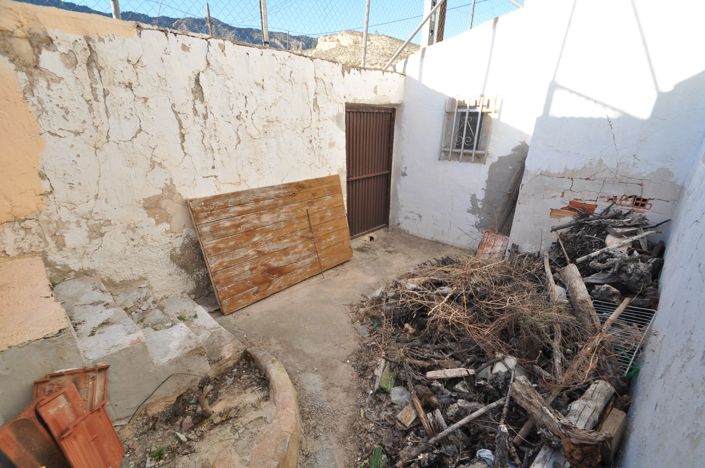 Image No.19-2 Bed Country House for sale