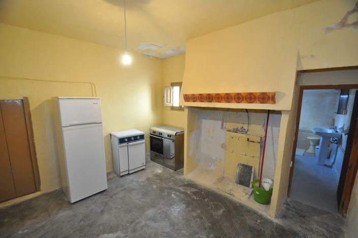 Image No.5-2 Bed Country House for sale